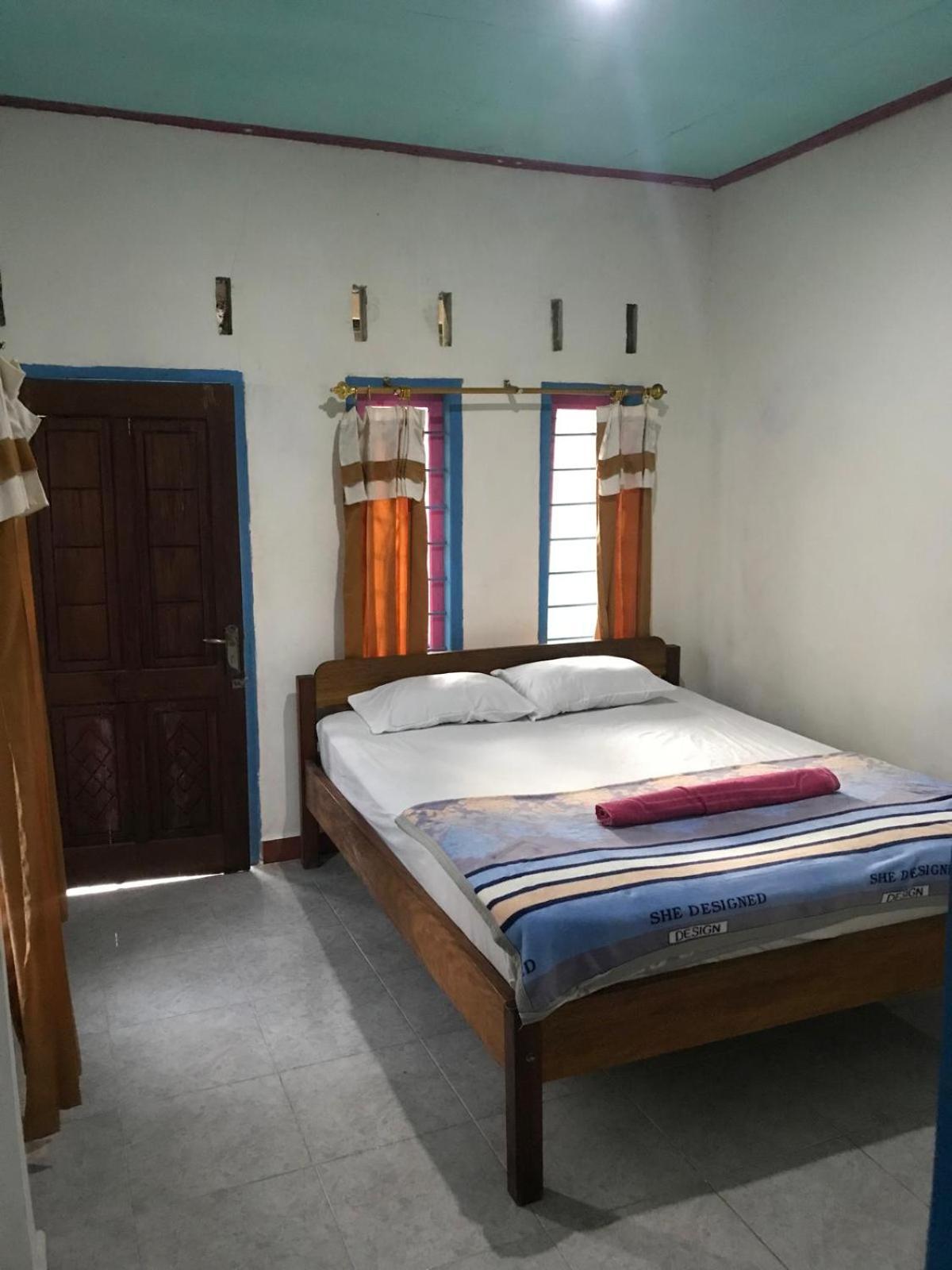 Bulan Homestay Plambi Екстер'єр фото